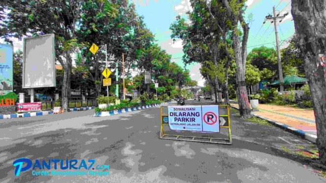 
					Catat! Parkir di Depan Pemkot Probolinggo Kini Dilarang