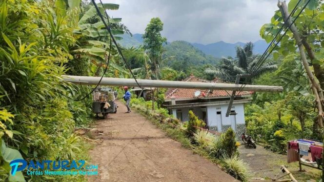 
					Banjir Bandang di Pakuniran, Ribuan Warga Terisolasi, Aliran Listrik Putus