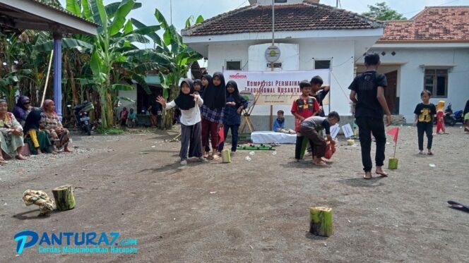 
					Bocah Desa Jatiurip Isi Tahun Baru dengan Permainan Tradisional