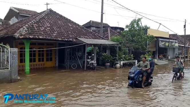 
					Sudah 2 Hari, Banjir di Kab. Pasuruan Belum Surut