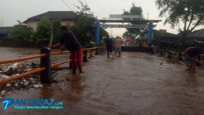 
					Banjir Kembali Rendam Wilayah Grati