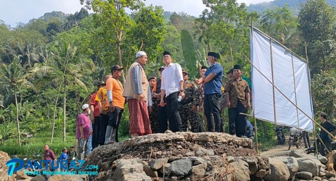 
					Tinjau Lokasi Banjir Bandang, Faisol Riza Salurkan Bantuan