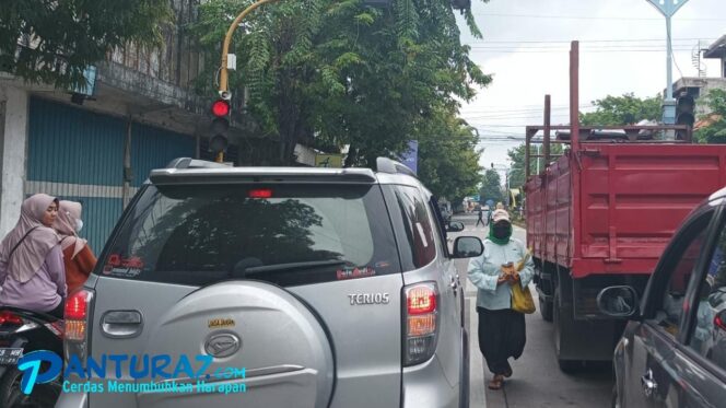 
					Gepeng dan Anjal di Kraksaan Meresahkan, Razia Satpol PP Selalu Bocor