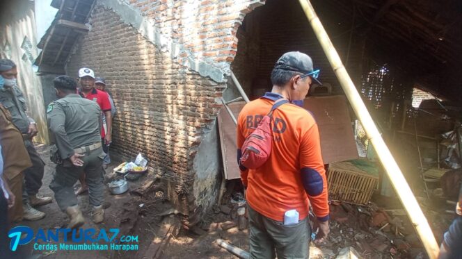 
					Banjir Terjang Pasuruan, Sejumlah Rumah Rusak