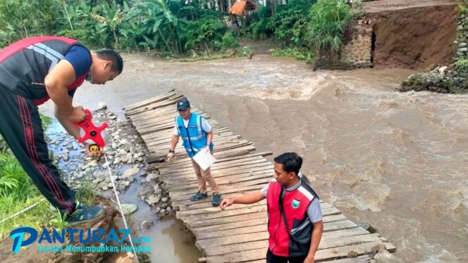 
					Lagi, 2 Jembatan di Pegunungan Argopuro Ambrol Diterjang Banjir