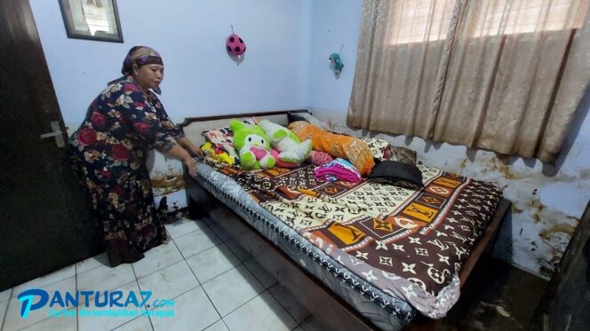 
					Rumah Kebanjiran, Tempat Tidur Almarhum Habib Zein Kering