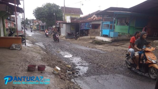 
					Sudah Ditambal Sulam, Jalan Raya Wangkal Gading Tetap Amburadul