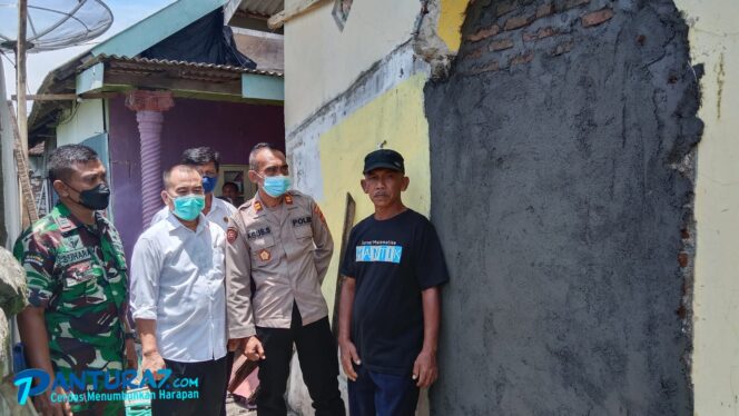 
					Viral Video Pembongkaran Musholla Gegara Pilkades, Polisi: Hoaks