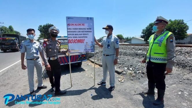 
					Antisipasi Laka, Dipasang ‘Banner’ di Perlintasan KA