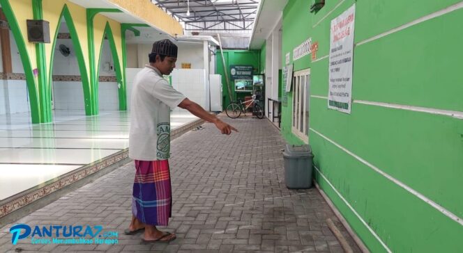 
					Dua Motor Jemaah Masjid di Kanigaran Digondol Maling