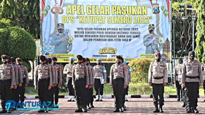 
					APEL: Polres Probolinggo saat sedang melaksanakan apel Operasi Ketupat jelang Mudik Idul Fitri. (Foto: Moh. Ahsan Faradisi)