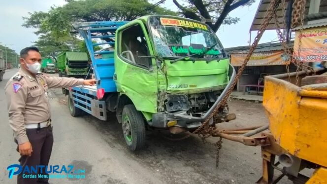 
					Kecelakaan Beruntun di Jalur Sby-Malang, Satu Orang Meninggal