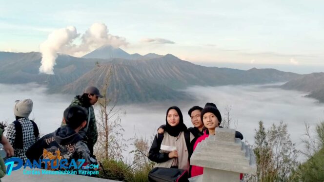 
					Libur Long Weekend, Wisatawan Bromo Naik 200%