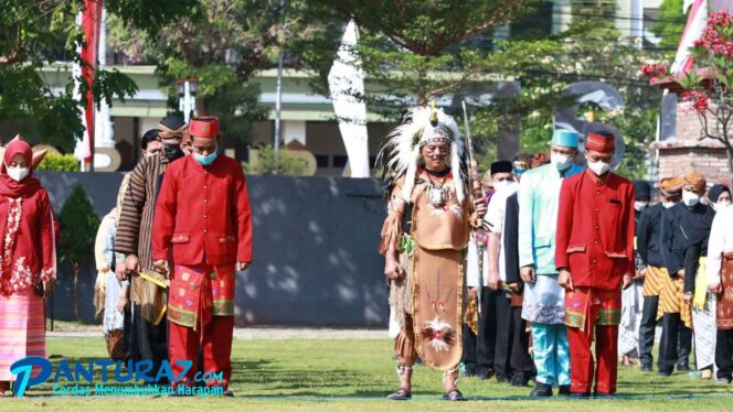 
					BARU: Pemkab Probolinggo gelar upacara adat dalam rangka Hardiknas-Harkitnas (Foto: Moh. Ahsan Faradisi).