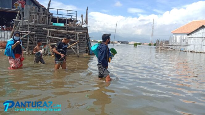 
					Empat Hari, Banjir Rob Terjang Kalibuntu Kraksaan 