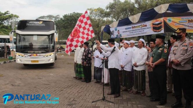 
					Ratusan Jamaah Haji Diberangkatkan dari Wisata Miniatur Kakbah