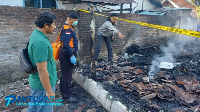 
					Rumah Terbakar, Kakek di Gending Tewas Terpanggang