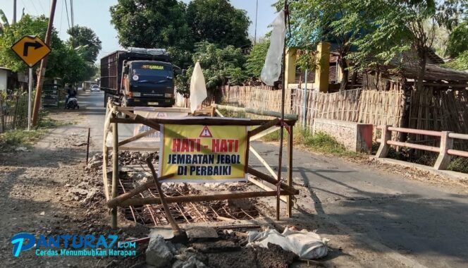 
					Infrastruktur Jalan di Kab. Probolinggo Mudah Rusak, Apa Penyebabnya?