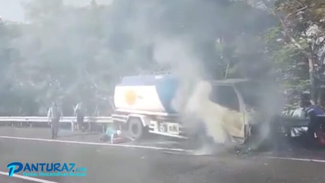 
					Angkut Solar 8 Ribu Liter, Truk Tangki ini Terbakar di Tol Kejapanan