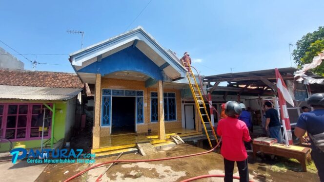 
					Ditinggal Beli Makanan, Rumah Warga Kanigaran Terbakar