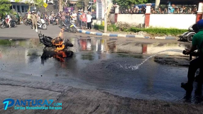 
					Motor Remaja ini Terbakar saat Antar Ibunya ke RS