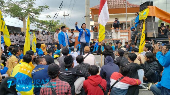 
					Demo, PMII Tolak Kenaikan BBM