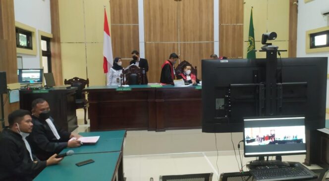 
					Sidang Putusan Sela, Hakim Tolak Eksepsi Bos Tambang Gempol