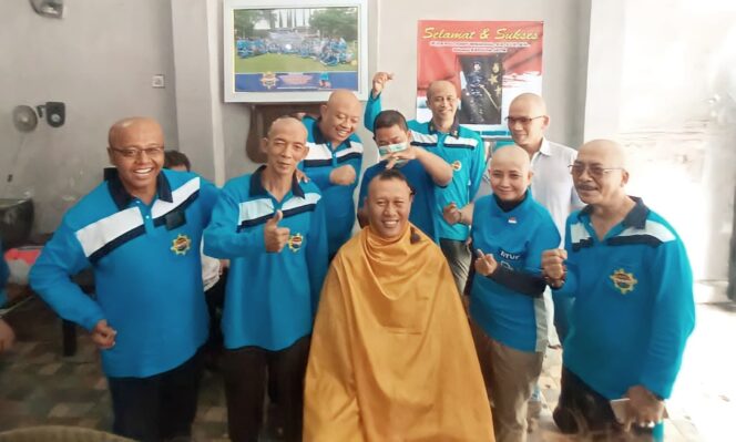 
					Irjen Pol Teddy Minahasa Jadi Kapolda Jatim, Alumni SMP 1 Kota Pasuruan Gelar Aksi Cukur Gundul