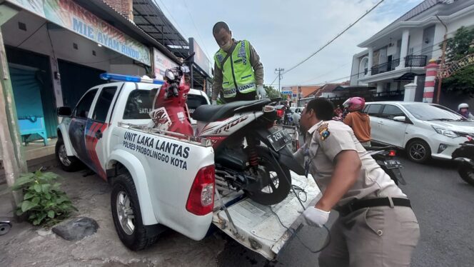 
					Berangkat Sekolah, Pelajar MAN di Kota Probolinggo Terlindas Truk