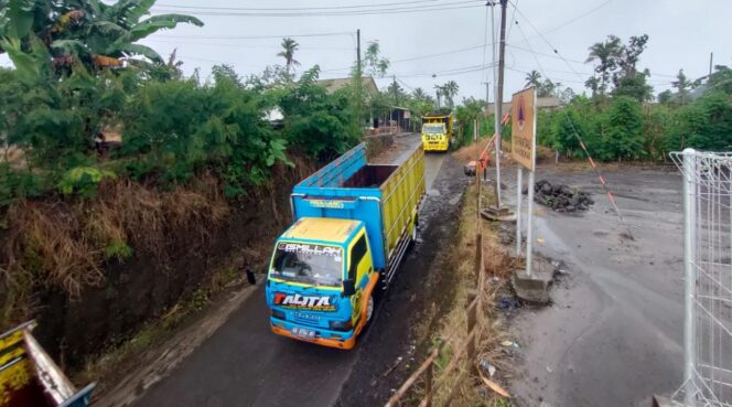 
					Jalur Lumajang – Malang Ditutup Sepekan, ini Sebabnya