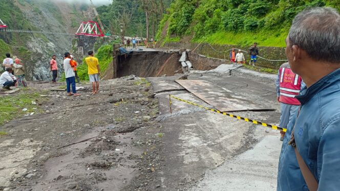 
					Longsor di Piket Nol Lumajang, Rekontruksi Jembatan Gladak Perak Terancam Molor