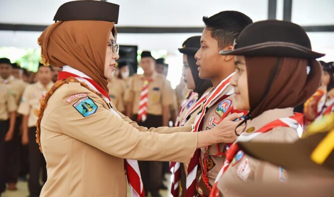 
					Lantik Kwarcab, Wabup Indah Minta Pramuka Selalu Siap Bela Negara 