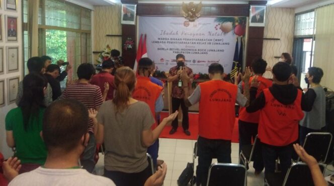 
					Momentum Natal, Warga Binaan di Lumajang Dapat Remisi