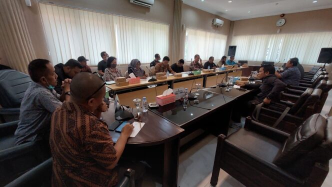 
					DPRD Soroti Pekerja Rokok Asal Kota Probolinggo Tak Dapat BLT dari DBHCHT