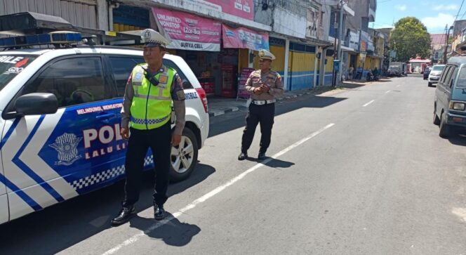 
					Tekan Pelanggar Lalin, Patroli Jalan Raya di Lumajang Digencarkan