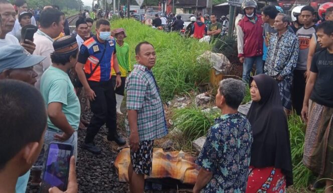 
					Nahas! Pelajar SMA di Beji Tewas Tersambar KA Komuter