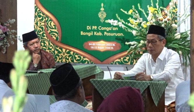 
					BAHTSUL MASAIL: Suasana pemecahan masalah dalam forum Bahtsul Masail di Pasuruan. (foto: Moh. Rois)