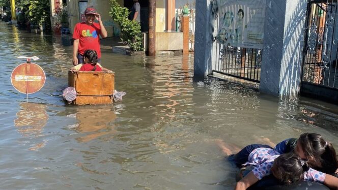 
					TERENDAM: Kondisi Desa Kedungboto, Kec. Beji, Kab. Pasuruan, pasca diterjang banjir. (foto: Moh. Rois)