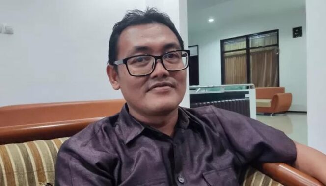 
					Sekretaris DPD Partai Nasdem Kabupaten Lumajang, Usman Efendi