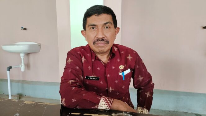 
					Kabid Penempatan Tenaga Kerja, Ketransmigrasian, dan Perluasan Kesempatan Kerja pada Dinas Tenaga Kerja (Disnaker) setempat Akhmad