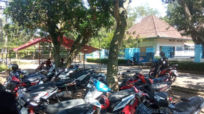 
					Parkir Motor di Umbulan Kena Rp10 Ribu, Pengunjung Kecewa