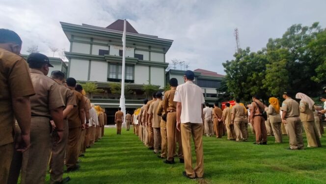 
					Suasana Apel pagi di kantor Bupati Probolinggo. (foto: dok).