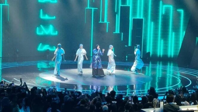 
					ASLI PROBOLINGGO: Aksi Salma Salsabila saat mengikuti kontes Indonesia Idol 2023. (foto: istimewa)