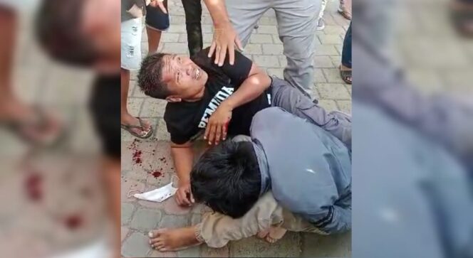 
					DITANGKAP: Dua maling motor yang berhasil ditangkap polisi. (foto: Ali Yak'lu)