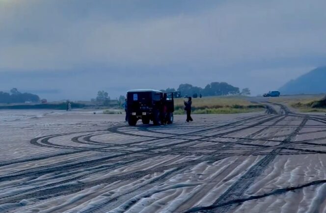 
					Fenomena frozen di Lautan Pasir Gunung Bromo (Foto: Istimewa)