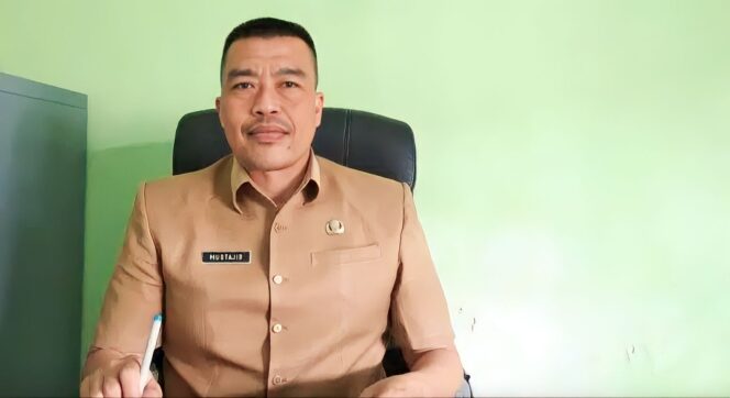 
					Kepala Dinas Pemberdayaan Masyarakat Desa (DPMD) Kabupaten Lumajang, Mustajib.