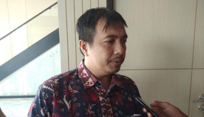 
					Direktur Utama Perumdam Tirta Mahameru Kabupaten Lumajang, Achmad Arifulin Nuha.