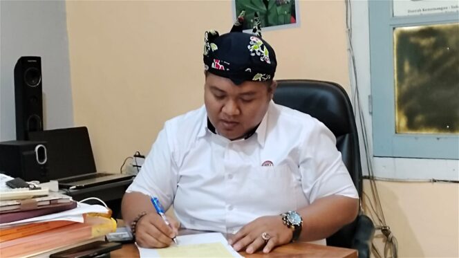 
					Komisioner KPU Kabupaten Probolinggo, Agus Hariyanto Andinata. (foto: Ali Ya'lu)