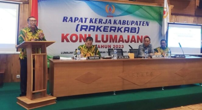 
					TATAP PORPROV: KONI Lumajang saat menggelar Rakercab beberapa waktu lalu. (foto: Asmadi).