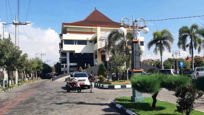 
					Satu Kursi DPRD Kab. Probolinggo Masih Kosong, Dua Calon Pengganti Justru Pindah Partai